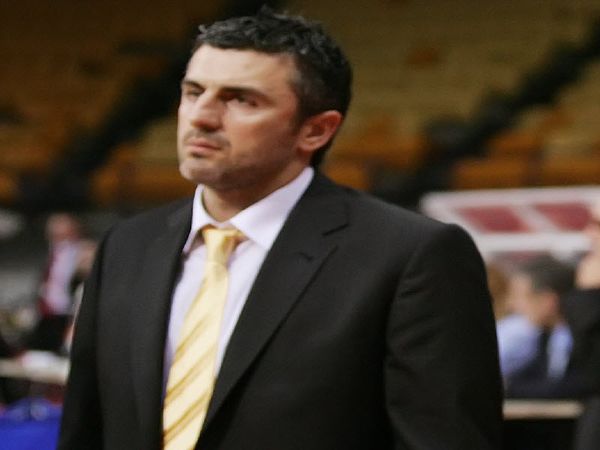 «Τρίζει» η καρέκλα του Βετούλα