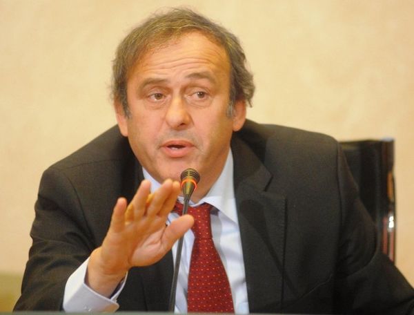 Ύμνοι Πλατινί για Μέσι