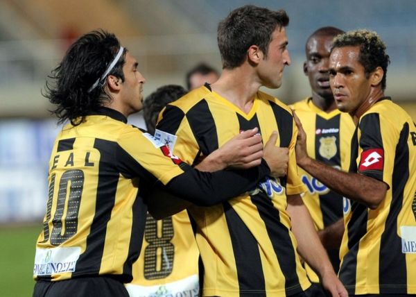 Επανήλθαν Λεάλ, Σαρρής