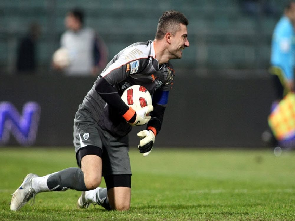 Λατρεύουν να τον μισούν