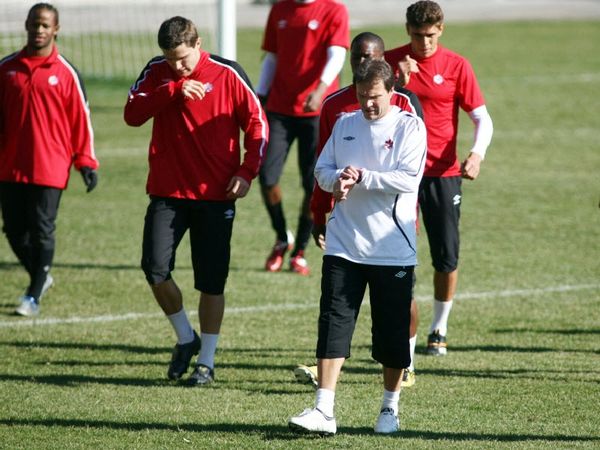 Τους υποδέχθηκε Έλληνας...