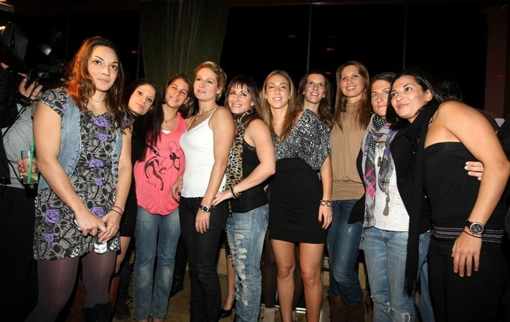 Όλοι μία αγκαλιά! (video)