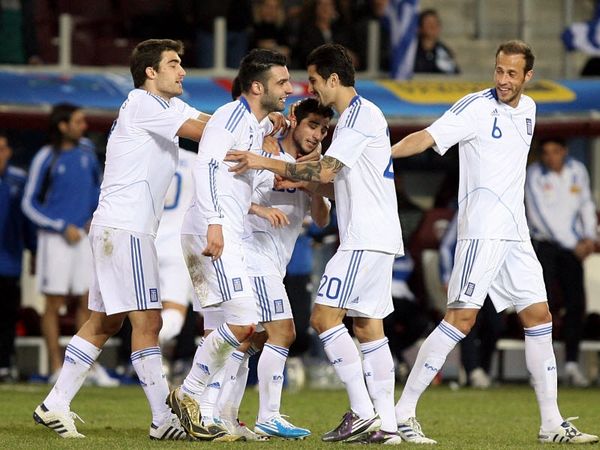 Καλή τηλεθέαση το φιλικό...