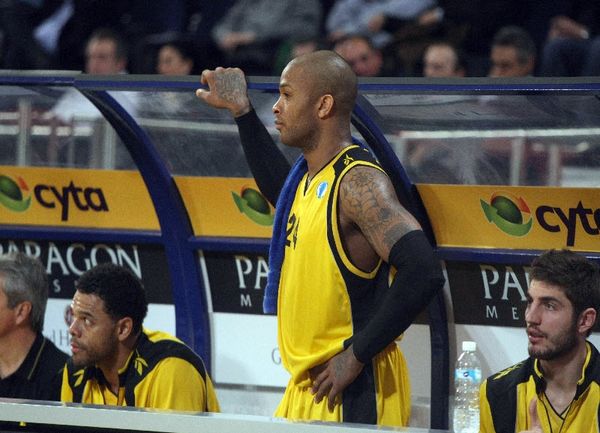 Ενοχλήσεις ο Τάκερ