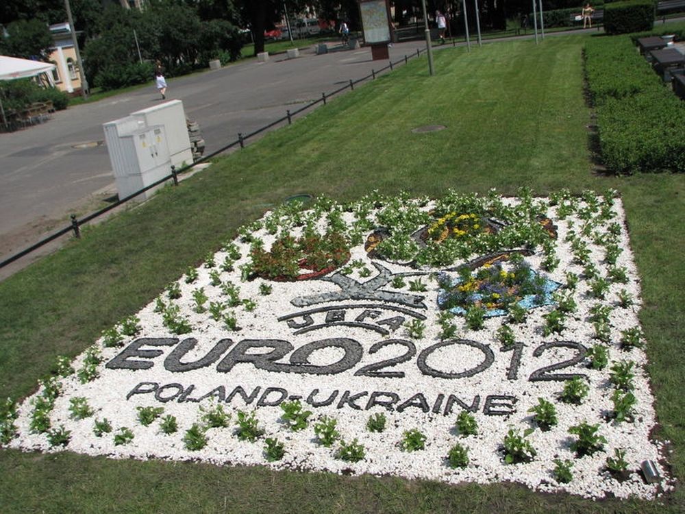 Ύποπτα φιλικά 