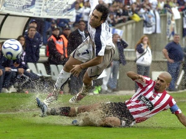 Με το… δεξί η Εστουντιάντες!