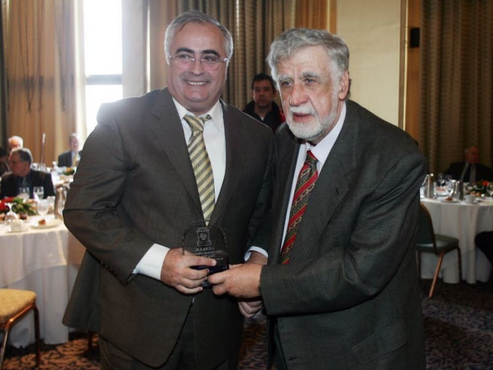 «Έφυγε» ο Κοσμόπουλος