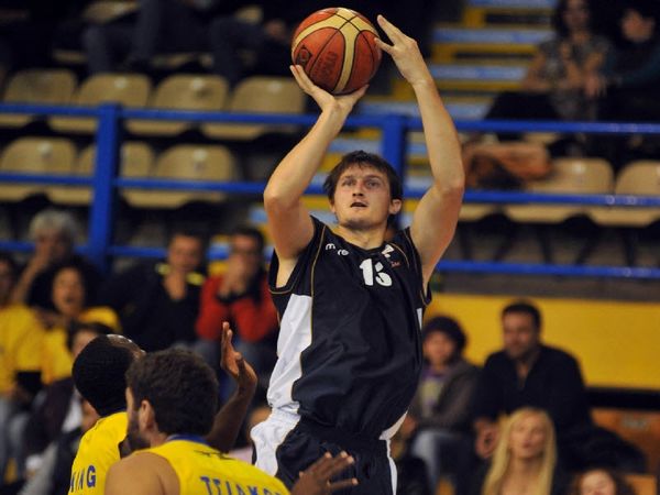 Κομπλέ η Καβάλα