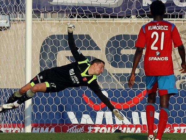 «Βλέπουν» Μάχο οι δύο «αιώνιοι»