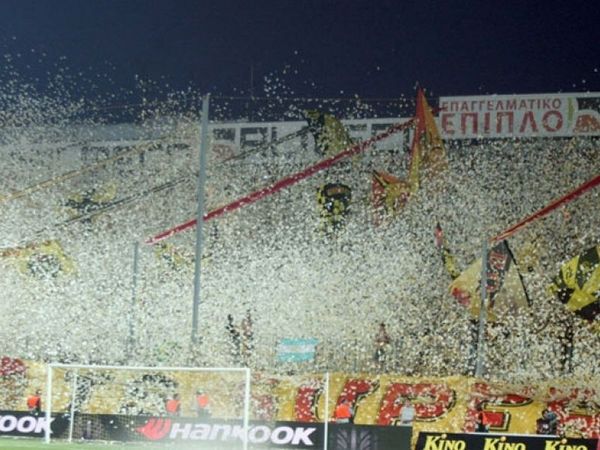 Με σύμμαχο κόσμο και προϊστορία