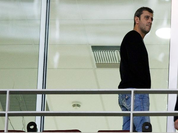 Ανακοίνωση με άρωμα αποχώρησης