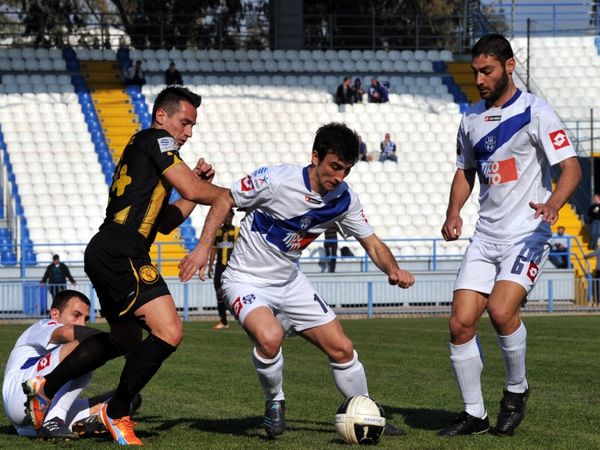 Ανασύνταξη δυνάμεων με φιλικά