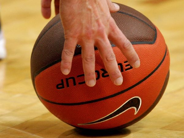 «Πρέπει να αναλάβω την ομάδα»