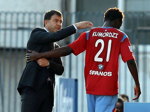 Παράπονα στον Λεμονή