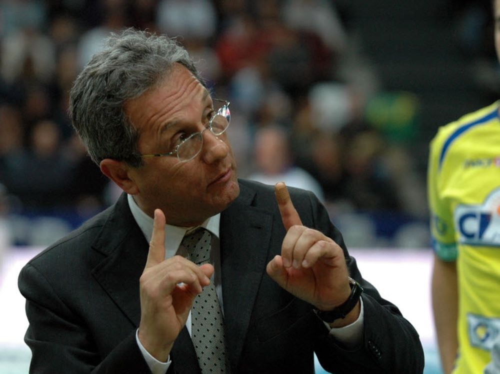 Ιράν καλεί Βελάσκο