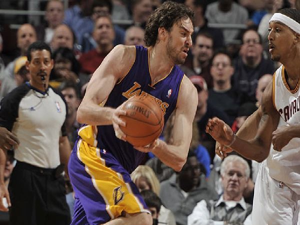 Σοκ η ήττα των Λέικερς