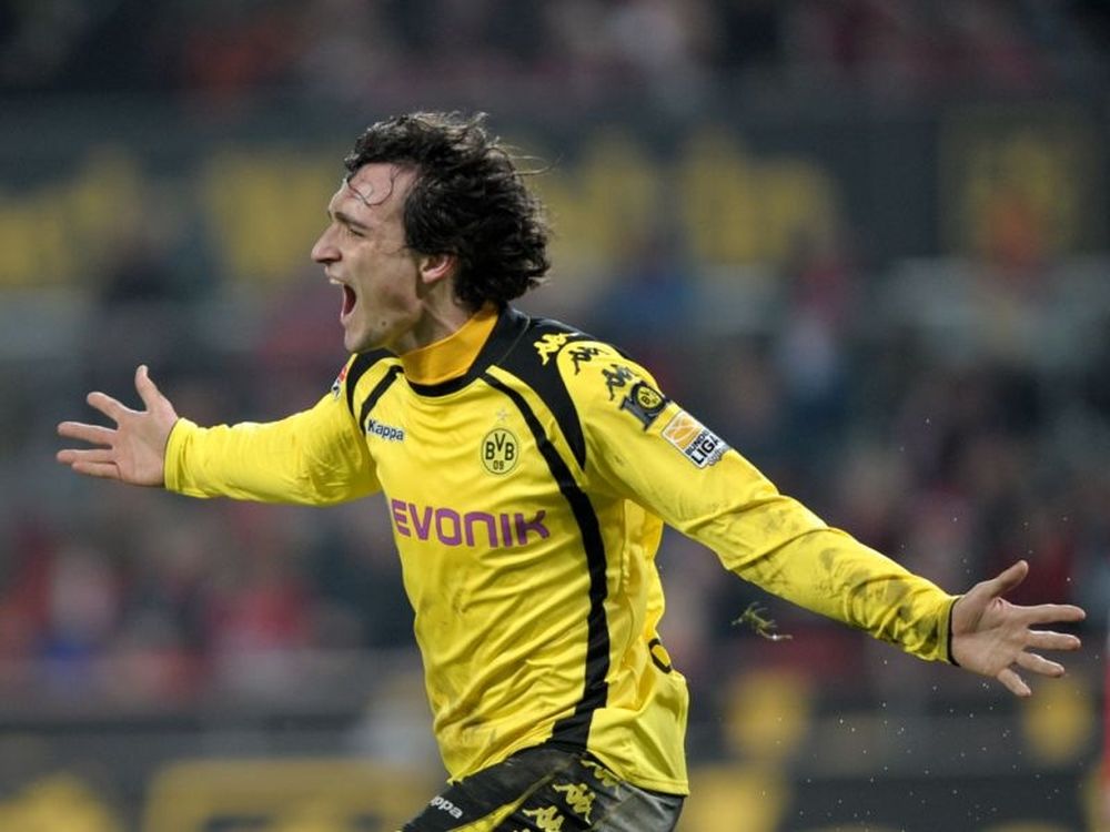 Ανανεώνει ο Χούμελς