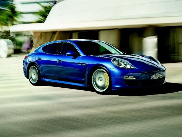 Υβριδική Porsche Panamera