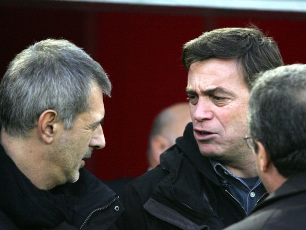 Μαζεύτηκαν… άντρες