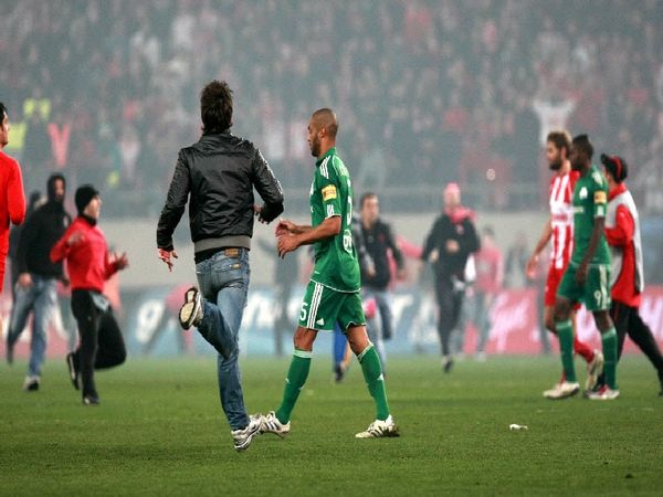 Μας συγχωρείτε κιόλας…