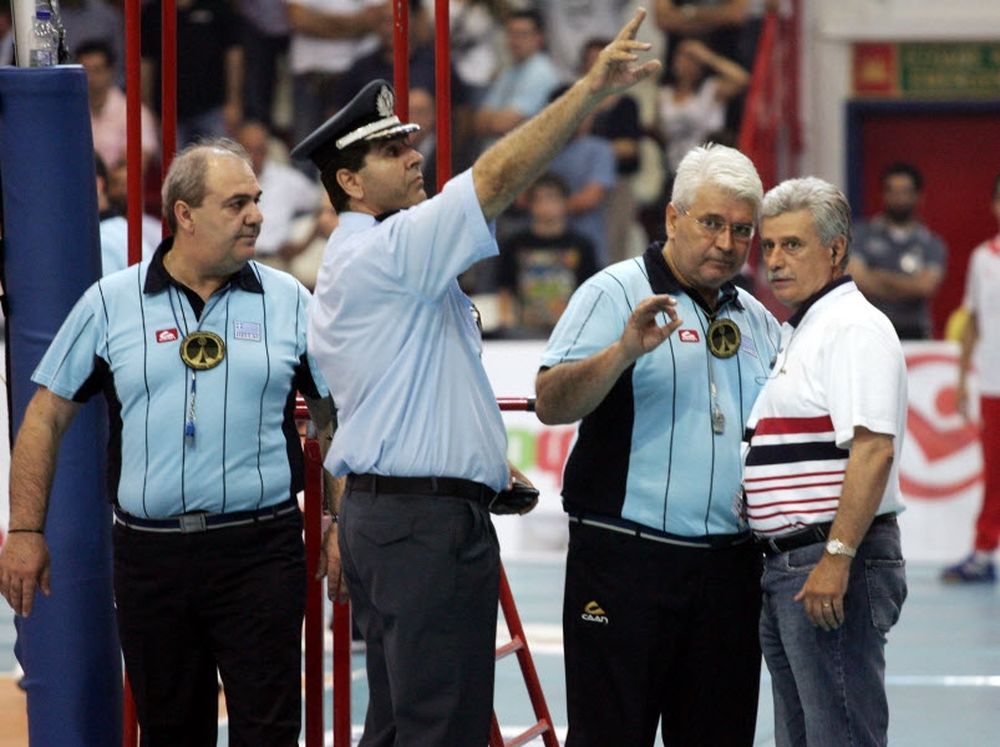 Άρχισαν να… κωλύονται 