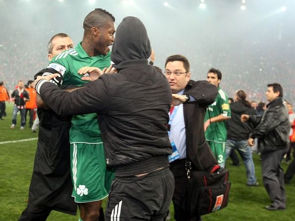 Παίκτες με... σωματοφύλακες!