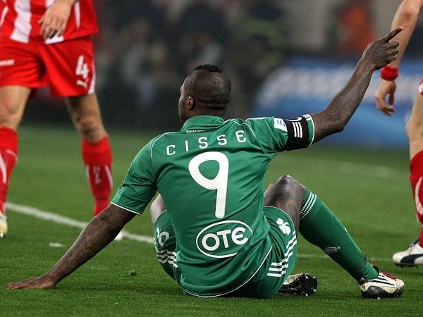 Καταγγέλλει και ρατσισμό