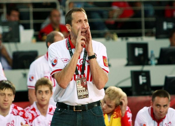 Μένει ο Μπλατ