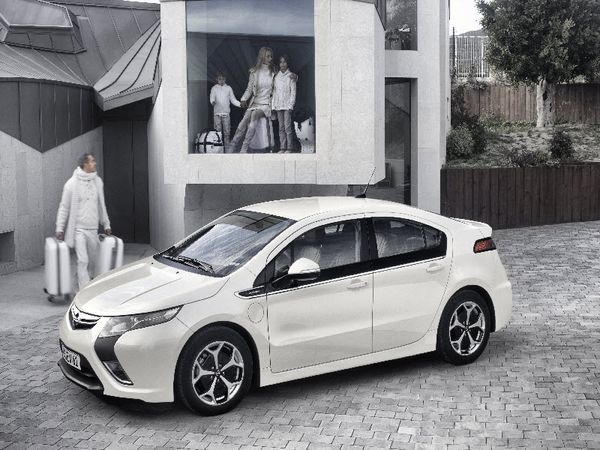 Στην παραγωγή το Ampera