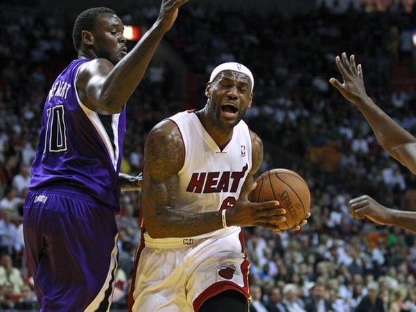 Εύκολα οι Χιτ