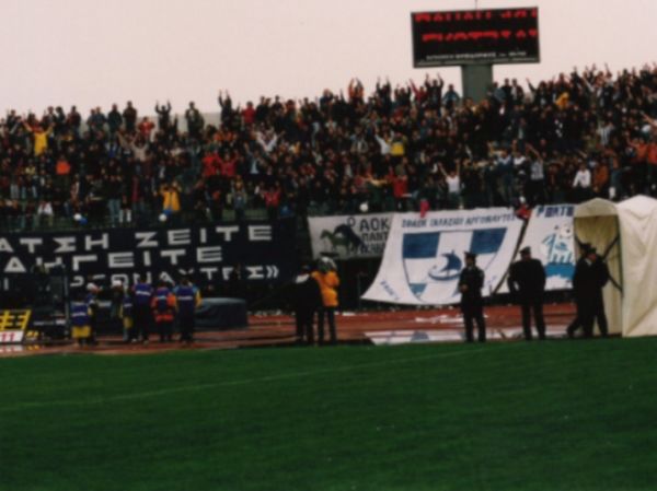 Χωρίς τον κόσμο στο πλευρό της