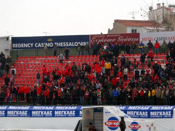 Γυρίζουν την πλάτη... 