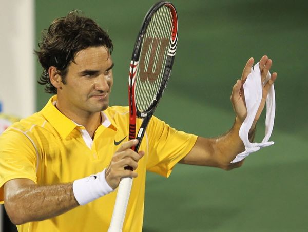 Του κάνει παρέα