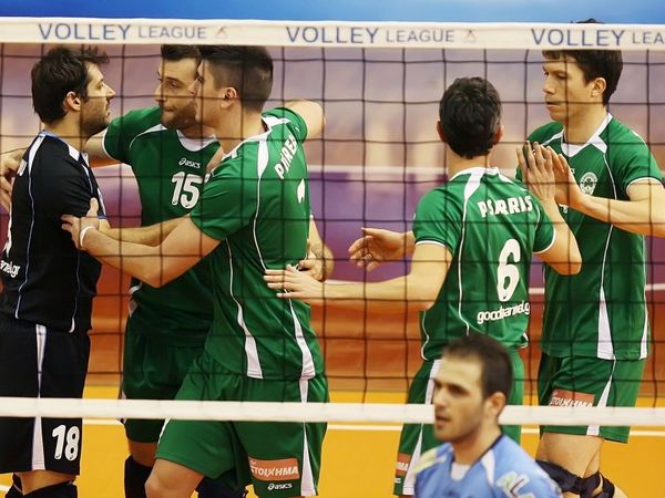 Εύκολα το «τριφύλλι»