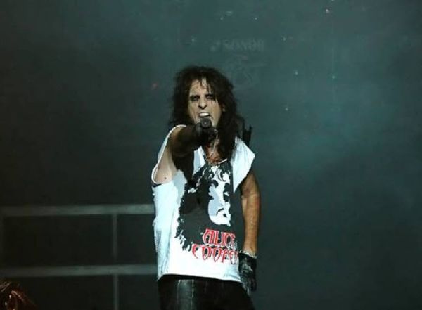 Νέο άλμπουμ από τον Alice Cooper