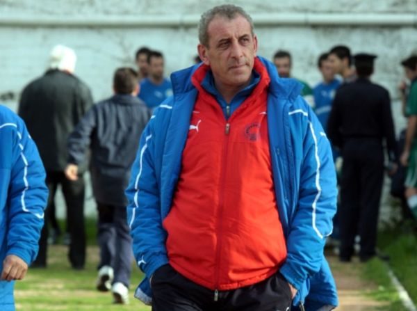 Με τρεις απουσίες