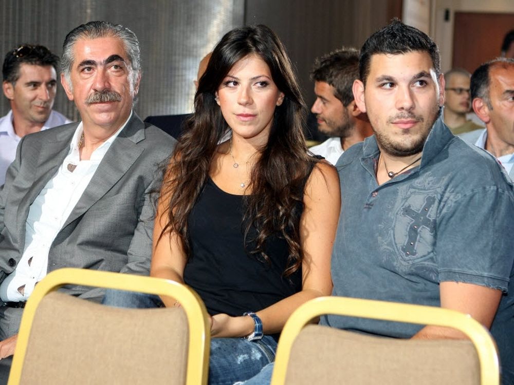 Ούτε… κρούση από Ψωμιάδη