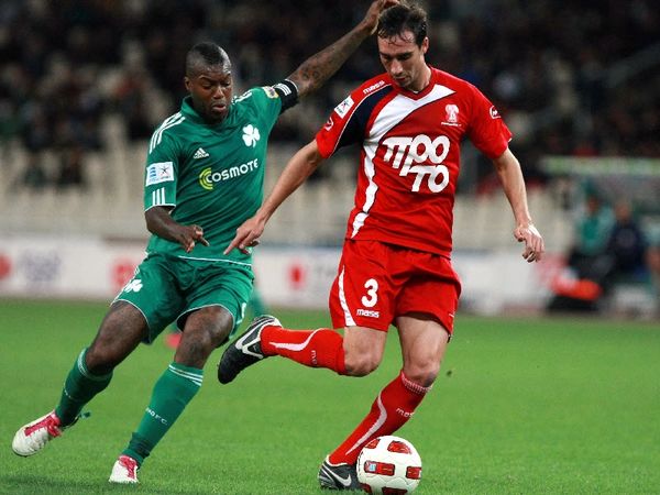 Φεύγουν από τα «λιοντάρια»