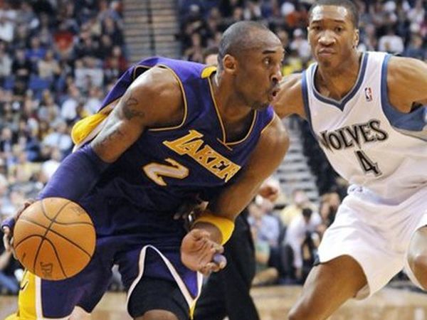 Με ανατροπή οι Λέικερς