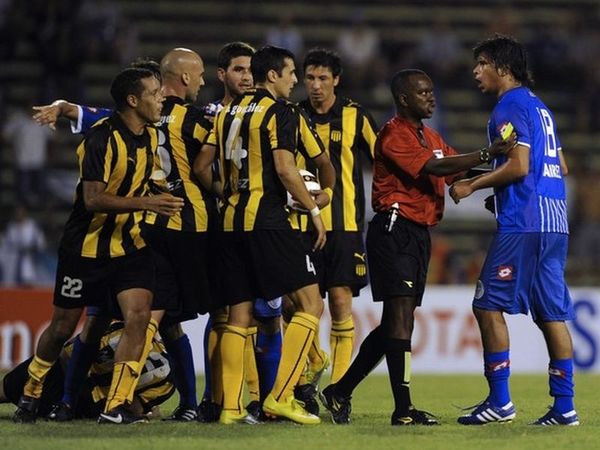 «Διπλά» για Πενιαρόλ, Κόλο Κόλο