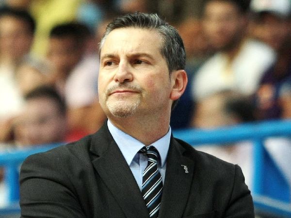 Συνάντηση με τον Ζούρο