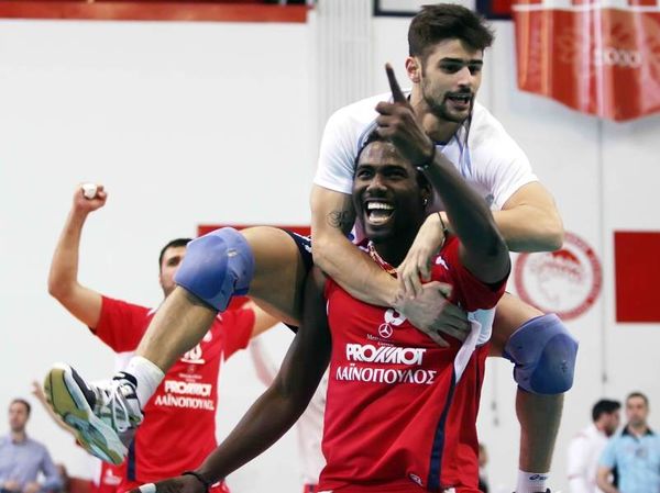 Τώρα… θέλει να μείνει