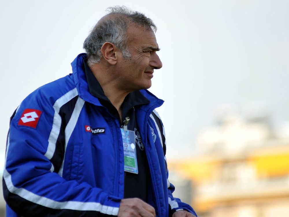 «Ιδιαίτερα» από Καρούλια