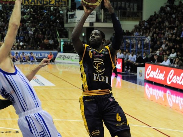 Στη Φορλί ο Τζόουνς