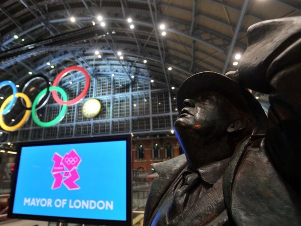 Γλυπτό οι Ολυμπιακοί κύκλοι