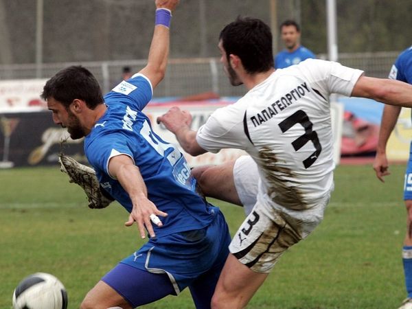 Εκτός Δούλος, Παπαγεωργίου