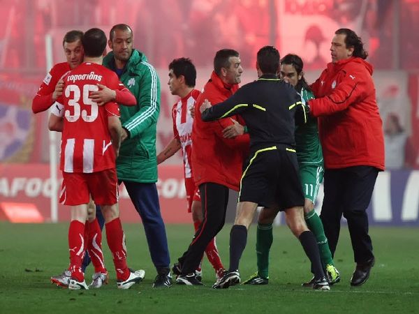 Οι Κινέζοι κι η Τζούλια