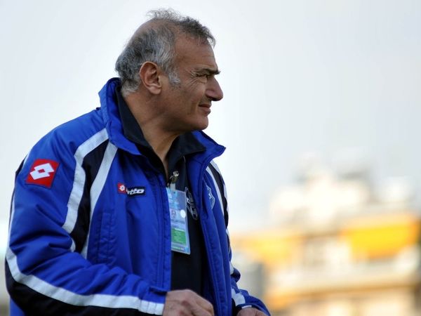 Μισή ντουζίνα απουσίες
