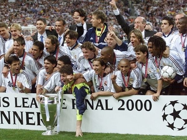 1999-00: Ο... γούρικος Ολυμπιακός!