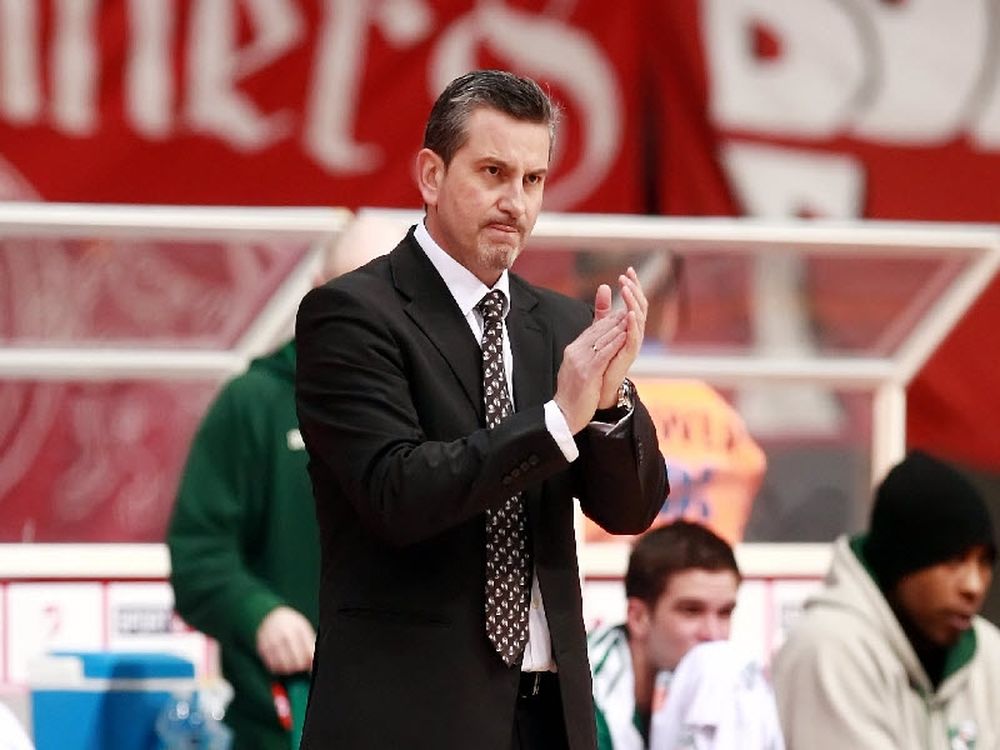 Ευχές στον Ζούρο